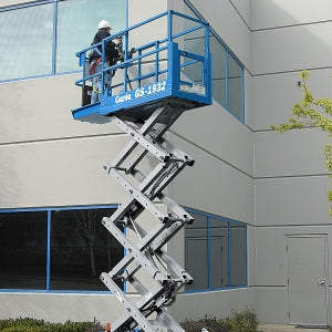 Genie Industries 19 ft Self-Propelled Electric Scissor Lift